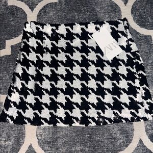 NWT Zara Monochrome Houndstooth Mini Skirt sequin small
